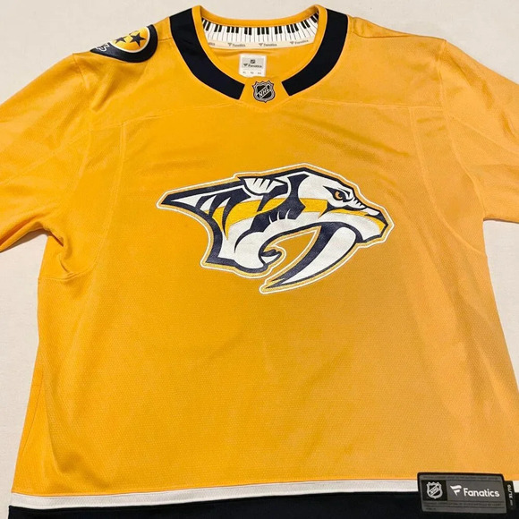 P K Subban Nashville Predators Fanatics Jersey Mens Size XL Stains - Picture 9 of 16